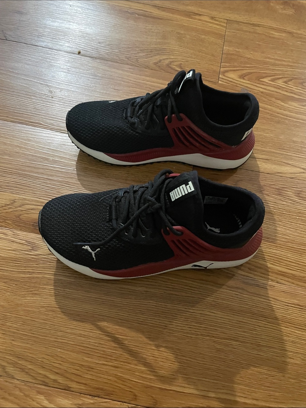 Puma Men’s Black and Maroon Low-Top Sneakers